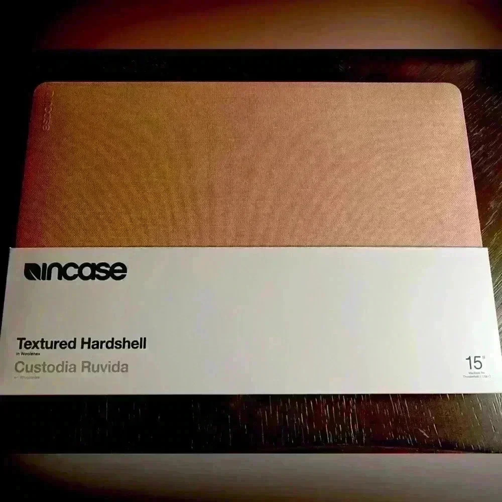 Hardshell laptop cover